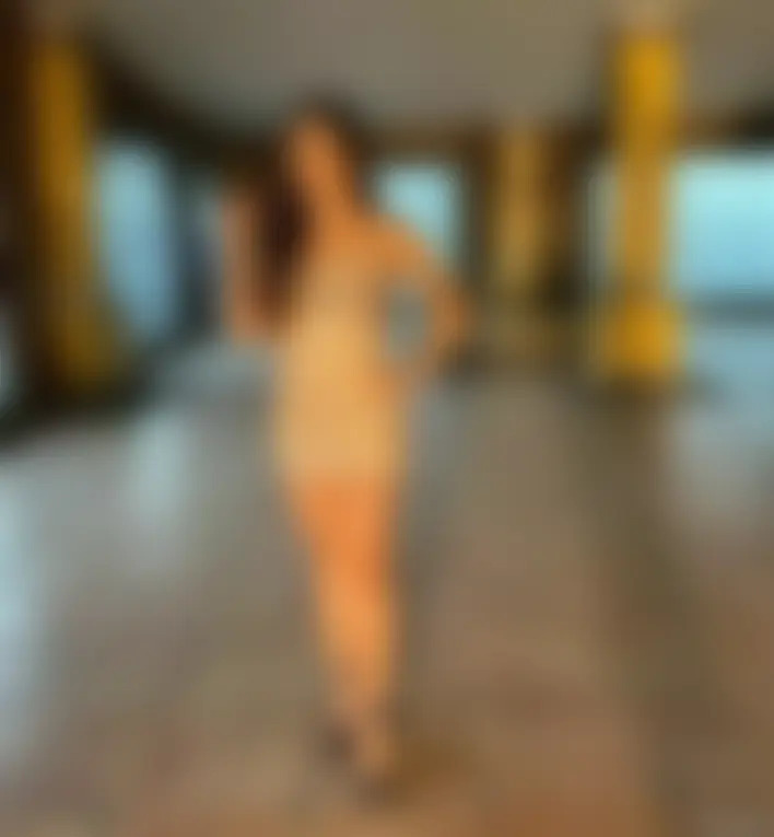 Daniela, 22